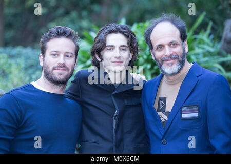 Roma, Italia. 24 gen 2018. Il regista italiano Luca Guadagnino con attori americani Armie Hammer e Timothée Chalamet Photocall a Roma del film "Chiamami col tuo nome' (Titolo originale: "mi chiamano per nome') Credito: Matteo Nardone/Pacific Press/Alamy Live News Foto Stock