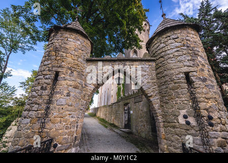 Il gateway del Lesna Skala Castello (foresta castello di roccia), attualmente il benessere sociale Home in città Szczytna, Bassa Slesia voivodato di Polonia Foto Stock