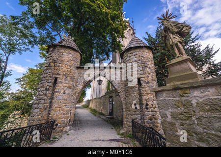 Il gateway del Lesna Skala Castello (foresta castello di roccia), attualmente il benessere sociale Home in città Szczytna, Bassa Slesia voivodato di Polonia Foto Stock