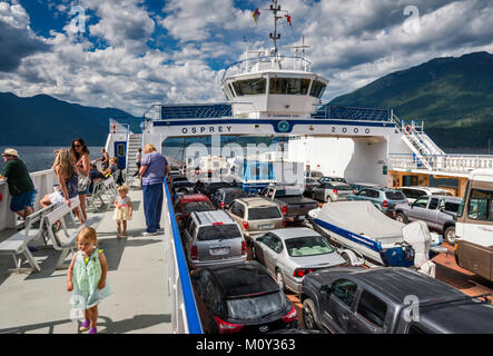 A bordo della MV Osprey 2000 traversata in traghetto Lago Kootenay, un lago naturale su Kootenay River, Kootenay Regione, British Columbia, Canada Foto Stock