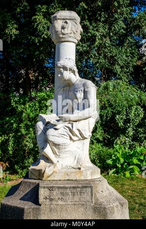 Francia,Parigi,Quartier Latin,Arenes de Lutece,anfiteatro gallo-romano costruito nel primo secolo,statua dedicata all'archeologo e antropologo Gabriel de Mortillet Foto Stock