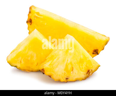 Fette di ananas in pezzi isolati di percorso Foto Stock