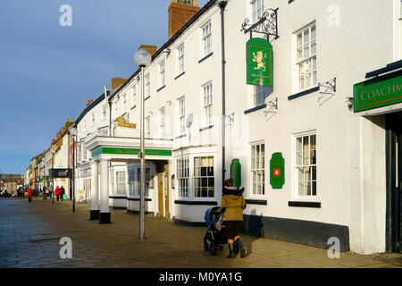 Il Golden Lion Hotel High Street Northallerton North Yorkshire Regno Unito in inverno Foto Stock