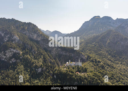 Veduta aerea del castello di Neuschwanstein, Baviera, Germania Foto Stock