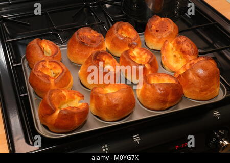 Fatto in casa pudding dello Yorkshire Foto Stock