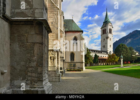 Il campanile della chiesa parrocchiale di Maria Assunta,Schwaz, in Tirolo, Austria Foto Stock