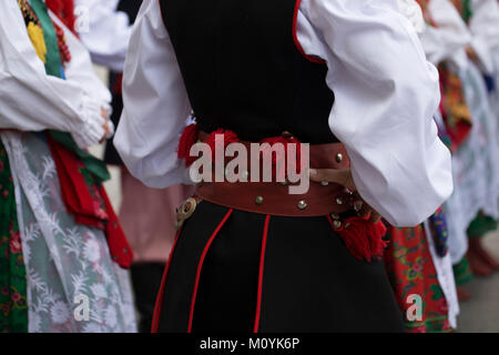 Polish folk dance group con costume tradizionale Foto Stock