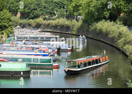 Regents Canal e Lisson Grove con barche ormeggiate. Foto Stock