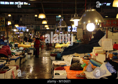 Corea del Sud: Noryangjin Pesca Mercato all'ingrosso, Seoul | Utilizzo di tutto il mondo Foto Stock