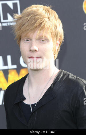 ***FILE FOTO*** Disney Star Adam Hicks arrestati sulla base del sospetto di rapine a mano armata*** Adam Hicks presso la seconda edizione di Cartoon Network Hall of Game Awards a Barker Hangar il 18 febbraio 2012 in Santa Monica, California Foto Stock