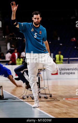 Rudy Fernandez (Real Madrid Baloncesto) Pre-match warm-up Eurolega match tra Real Madrid vs Baloncesto Anadolu Efes presso il Centro WiZink stadium in Madrid, Spagna, 25 Gennaio 2018 . Credito: Gtres Información más Comuniación on line, S.L./Alamy Live News Foto Stock