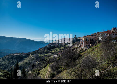 Arachova vista su di una giornata invernale, il Parnaso, Grecia Foto Stock