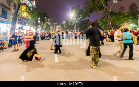 Fornitori, risciò ciclo tour e la vita di strada Hanoi Vietnam Foto Stock