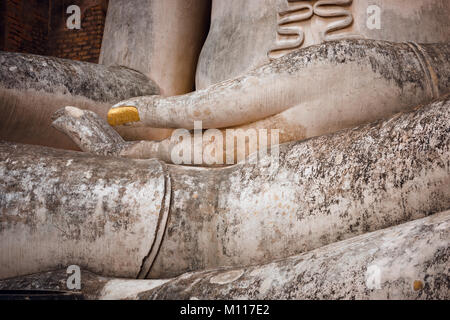 Mano della statua del Buddha in Sukothai, Thailandia Foto Stock