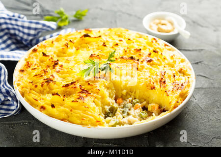 Torta di pesce con purè di patate Foto Stock