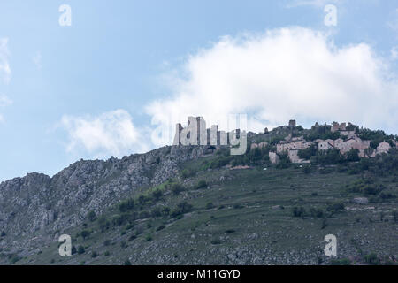 Bellissima vista del panorama mozzafiato di Rocca Calascio, Abruzzo, Italia Foto Stock