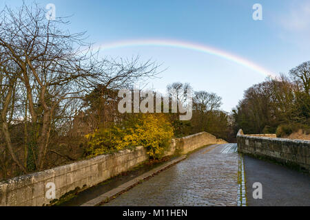 Warkworth antico ponte, Warkworth, Northumberland, Regno Unito Foto Stock