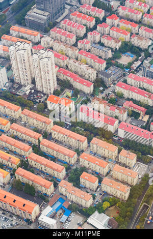 Vista aerea di edifici di appartamenti in zona residenziale di Shanghai Foto Stock