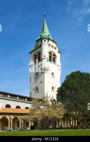 Torre campanaria,chiesa parrocchiale di Maria Assunta,Schwaz, in Tirolo, Austria Foto Stock