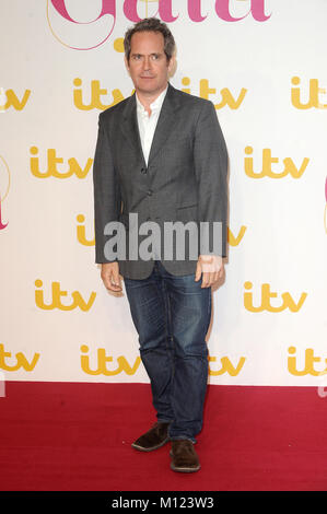 Tom Hollander assiste il Gala di ITV al London Palladium di Londra. Xix Ottobre 2015 © Paul Treadway Foto Stock