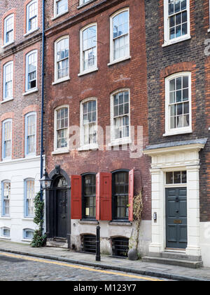 Dennis taglia House, una conservata casa Huguenot a 18 Folgate Street nella zona est di Londra, dove le famiglie di tessitori di seta ha vissuto dal 1724 Foto Stock