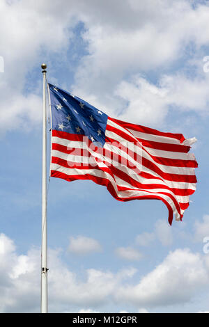 La stella 15, 15 fasce Star Lamas bandiera banner, sorvolando Federal Hill Park che domina il Porto Interno di Baltimore, Baltimore, Maryland, Stati Uniti d'America. Foto Stock
