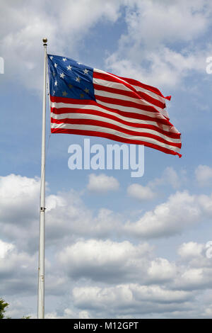 La stella 15, 15 fasce Star Lamas bandiera banner, sorvolando Federal Hill Park che domina il Porto Interno di Baltimore, Baltimore, Maryland, Stati Uniti d'America. Foto Stock