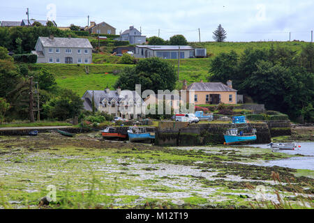 Barche sull'ingresso Angelsey Galles del Nord Foto Stock