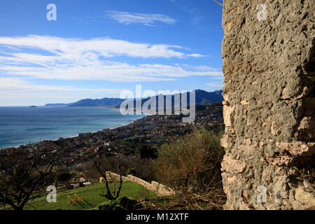 Vista di Borgio Verezzi dal villaggio, Savona Liguria, Italia Foto Stock