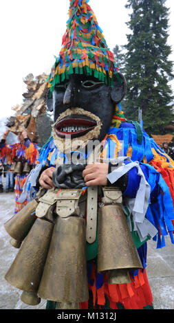 Festival dei giochi Masquerade Surova in Breznik, Bulgaria Foto Stock