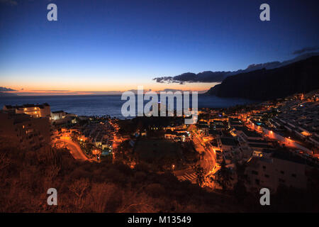 Paesaggio di Los Gigantes , Tenerife, Spagna. Vista notturna Foto Stock