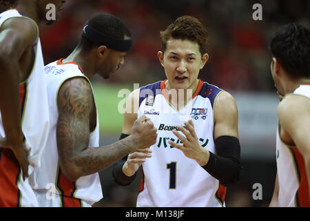 Chiba, Giappone. Xx gen, 2018. (L-R) Jeffrey Parmer, Takuya Kawamura (B-Corsari) Basket : 2017-18 B.LEGA B1 gioco tra getti di Chiba 95-79 Yokohama B-Corsari a Chiba Arena porta a Chiba, Giappone . Credito: Takahisa Hirano/AFLO/Alamy Live News Foto Stock