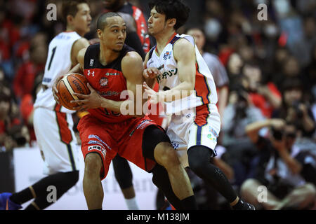 Chiba, Giappone. Xx gen, 2018. Aki Camere (jet), Masashi Hosoya (B-Corsari) Basket : 2017-18 B.LEGA B1 gioco tra getti di Chiba 95-79 Yokohama B-Corsari a Chiba Arena porta a Chiba, Giappone . Credito: Takahisa Hirano/AFLO/Alamy Live News Foto Stock