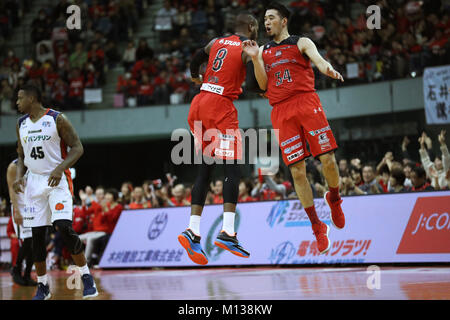 Chiba, Giappone. Xx gen, 2018. (R-L) Ryumo Ono, Leo Lyons (jet), William Mcdonald (B-Corsari) Basket : 2017-18 B.LEGA B1 gioco tra getti di Chiba 95-79 Yokohama B-Corsari a Chiba Arena porta a Chiba, Giappone . Credito: Takahisa Hirano/AFLO/Alamy Live News Foto Stock