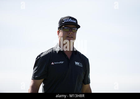 Gennaio 25, 2018 San Diego, Stati Uniti d'America...Charlie Hoffman sul sesto foro durante il round di apertura sul corso del sud degli agricoltori aperto presso il campo da Golf di Torrey Pines, in San Diego CA, il 25 gennaio 2018. Jevone Moore Foto Stock