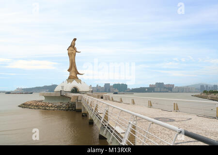 La statua di Kun Lam la dea della misericordia e della compassione in Macau. Questo posto è una popolare attrazione turistica di Macao. Foto Stock