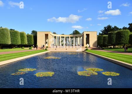 Francia, Calvados, la spiaggia di Omaha, Colleville sur Mer, Normandia cimitero americano, Memorial e il suo piede 22 statua in bronzo di Donald De Lue Foto Stock