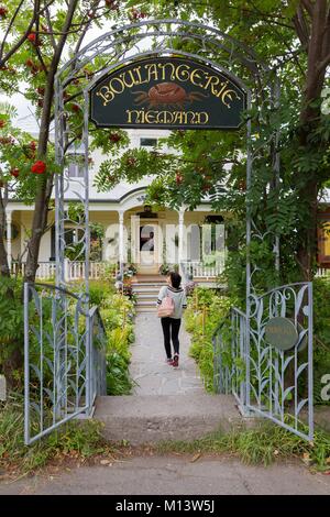 Canada, Provincia di Quebec, Bas-Saint-Laurent regione, Kamouraska, Niemand panificio, entrata attraverso un giardino Foto Stock