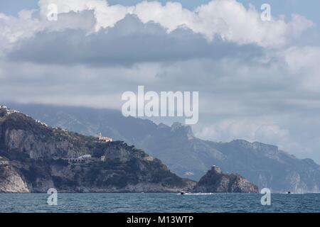 L'Italia, Campania, Conca dei Marini e Amalfi Coast elencati come patrimonio mondiale dall' UNESCO, Hilltop Village Foto Stock