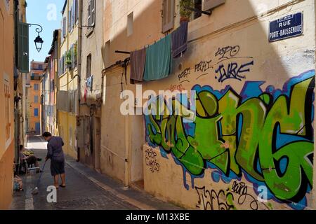 Francia, Bouches du Rhone, Marsiglia, quartiere Panier, graffiti rue Porte Baussenque Foto Stock