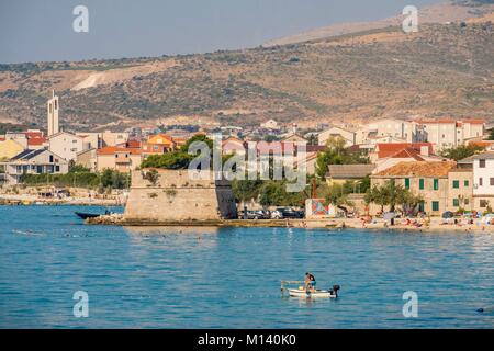 Croazia, Dalmazia Settentrionale, costa dalmata, arcipelago di Zadar, Kastela, Kastel Novi Harbour Foto Stock