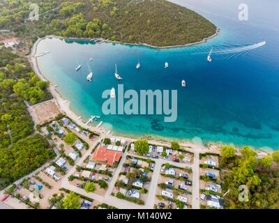 Croazia, Dalmazia Settentrionale, costa dalmata, arcipelago di Zadar, Dugi Otok, camping Verunic (vista aerea) Foto Stock