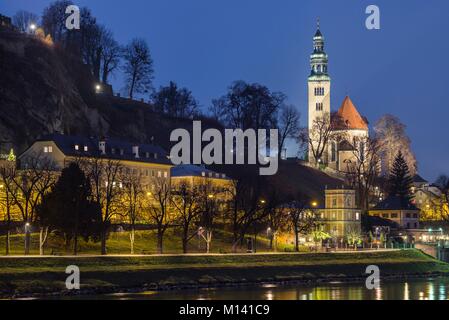 Austria salisburghese, Salisburgo, Mullner Kirche chiesa, crepuscolo Foto Stock