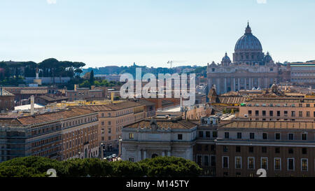 Città del Vaticano. La Basilica di San Pietro. Vista panoramica di Roma e la Basilica di San Pietro, Italia Foto Stock