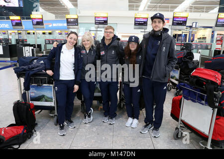 Gran Bretagna (da sinistra a destra) Charlotte Gilmartin Elise Christie, Joshua Cheetham, Kathryn Thomson, Farrell Treacy all'aeroporto di Heathrow di Londra, per la Gran Bretagna team partenza per Pyeongchang davanti al 2018 Giochi Olimpici Invernali. Foto Stock