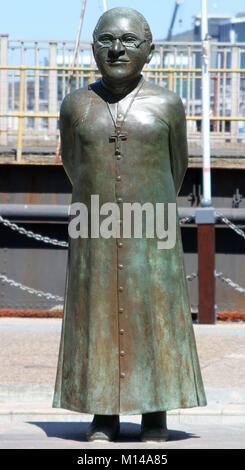 L'arcivescovo Desmond Tutu statua al Nobel Piazza Monumento, V&A Waterfront, Città del Capo, Western Cape, Sud Africa. Foto Stock