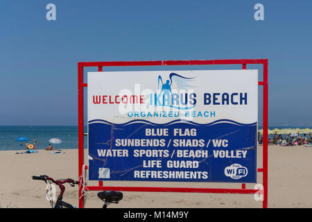Benvenuto a Ikarus Beach segno, Ikarus Beach, Rethymnon (Rethimno), Regione di Rethimno, Creta (Kriti), Grecia Foto Stock