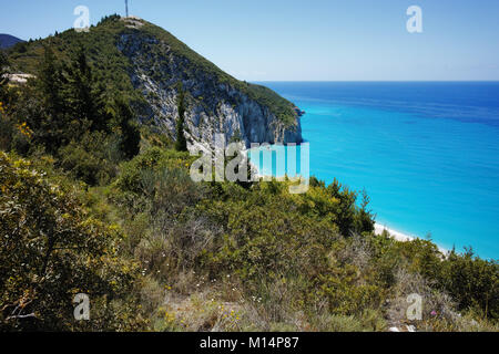 Vista incredibile di acque blu della spiaggia di Milos, Lefkada, Isole Ionie, Grecia Foto Stock