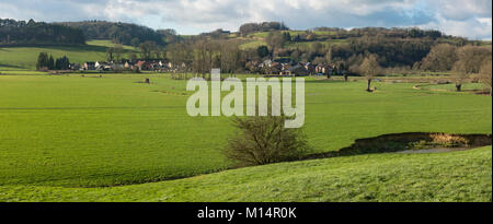 Tipica campagna olandese Zuid Limburg, con colline di Limburgo meridionale, vicino Wijlre e il fiume De Geul, Paesi Bassi, Europa Foto Stock