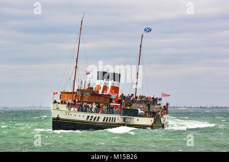 PS Waverley avvicinando Southend Pier Foto Stock